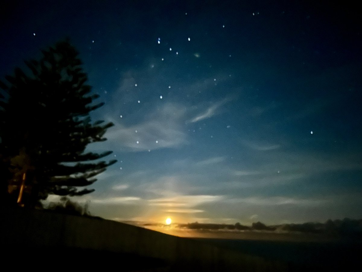 Anza_Simmo's tweet photo. @DailyPicTheme2 A very #UnexpectedGreatShot #LovesBay #Kiama #Australia https://t.co/BabaJtnun2