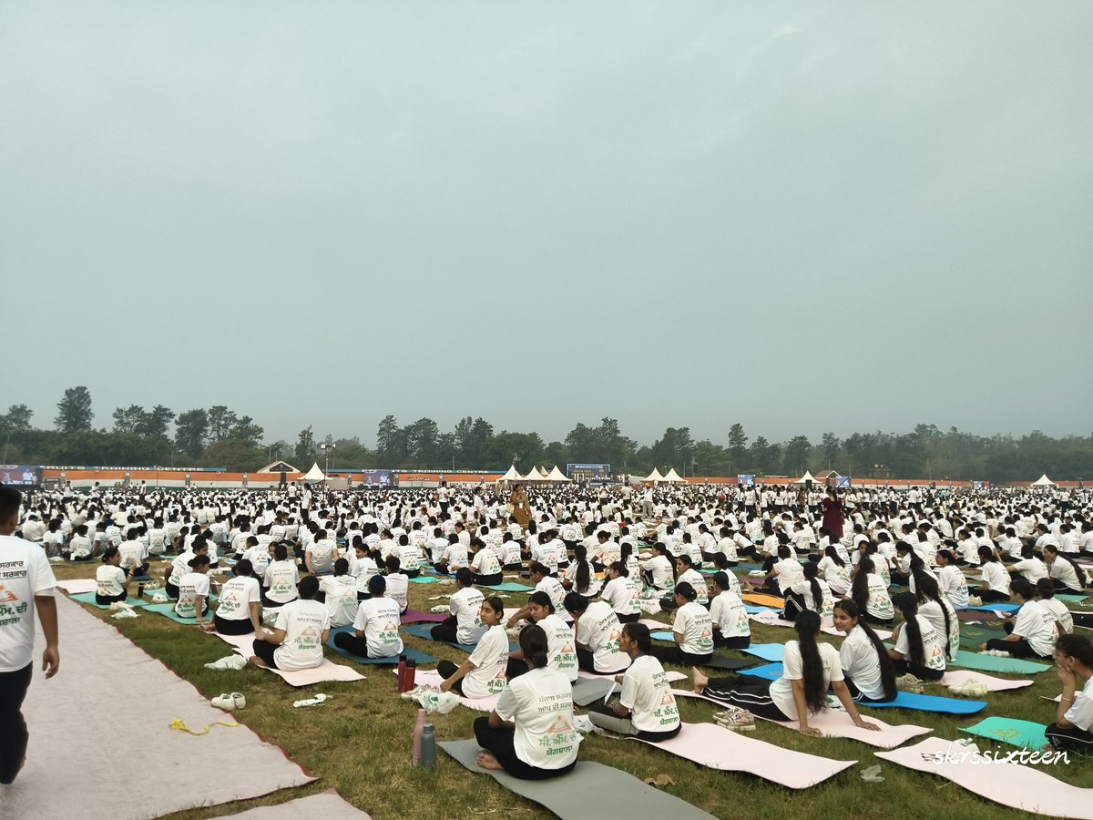 Yoga C Mainpura (@yogacmainpura) on Twitter photo योग एक वरदान है – इसे अपनाएं, निखराएं जीवन।
<a href="/BhagwantMann/">Bhagwant Mann</a> <a href="/msisodia/">Manish Sisodia</a> <a href="/AAPbalbir/">Dr Balbir Singh</a> <a href="/KamleshMSU/">Kamlesh Mishra | कमलेश मिश्रा</a>
#CMDiYogshalaIDY2025
<a href="/ShuklaSuraksha/">Suraksha Shukla</a> योग एक वरदान है – इसे अपनाएं, निखराएं जीवन।
<a href="/BhagwantMann/">Bhagwant Mann</a> <a href="/msisodia/">Manish Sisodia</a> <a href="/AAPbalbir/">Dr Balbir Singh</a> <a href="/KamleshMSU/">Kamlesh Mishra | कमलेश मिश्रा</a>
#CMDiYogshalaIDY2025
<a href="/ShuklaSuraksha/">Suraksha Shukla</a>