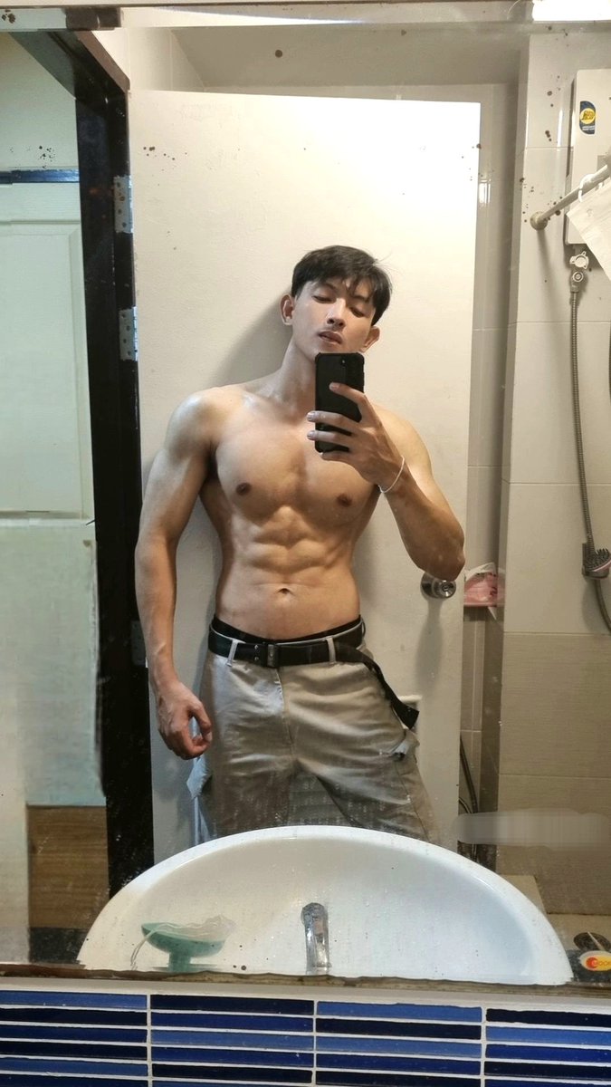 วันนี้ฤกษ์ดีตัดผม โกนหนวดกันหน่อยครับผม ไม่โจรแล้วครับ 555 #รับนวด #รับเทรน #นอกสถานที่