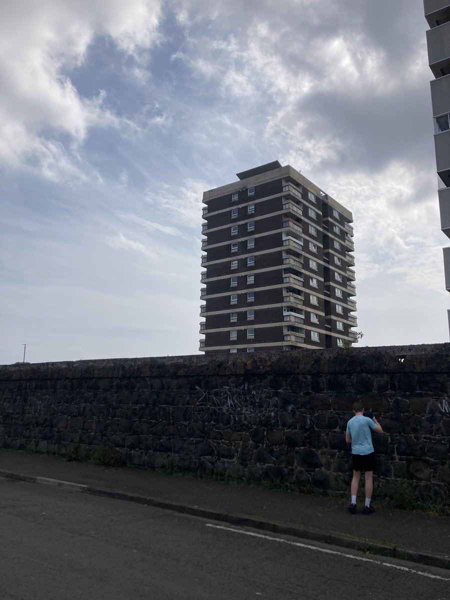 artilleryyc's tweet image. Out this morning in the heat, cleared up the old barrack wall at Lepper Street and an overgrown patch at the top of the New Lodge. Hard shift this morning, lads are learning how to work…