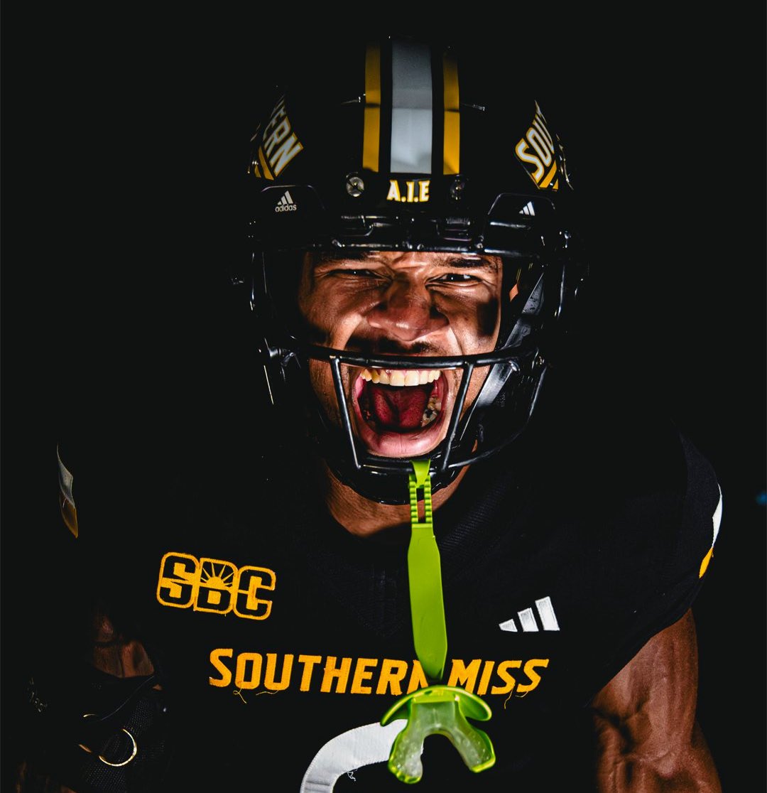 EthanHook21's tweet image. Looking forward to my trip to @SouthernMissFB on 6/22 to meet the coaches and compete in camp!!!
@CoachHuff
@TellyLockette
@CoachAlecBrown
@coach_semore
@severett_DFO
@Dbowman85
@JackJacoby17
@JerryRecruiting
@CoachMurray_Z6