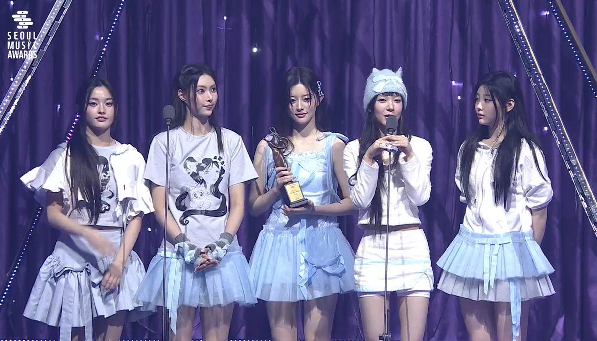 ขอแสดงความยินดีกับ <a href="/ILLIT_official/">ILLIT official</a> กับรางวัล ‘Main Prize (Bonsang)’ ที่งาน 34th Seoul Music Awards ด้วยนะคะ👏🥳

#ILLIT #아일릿