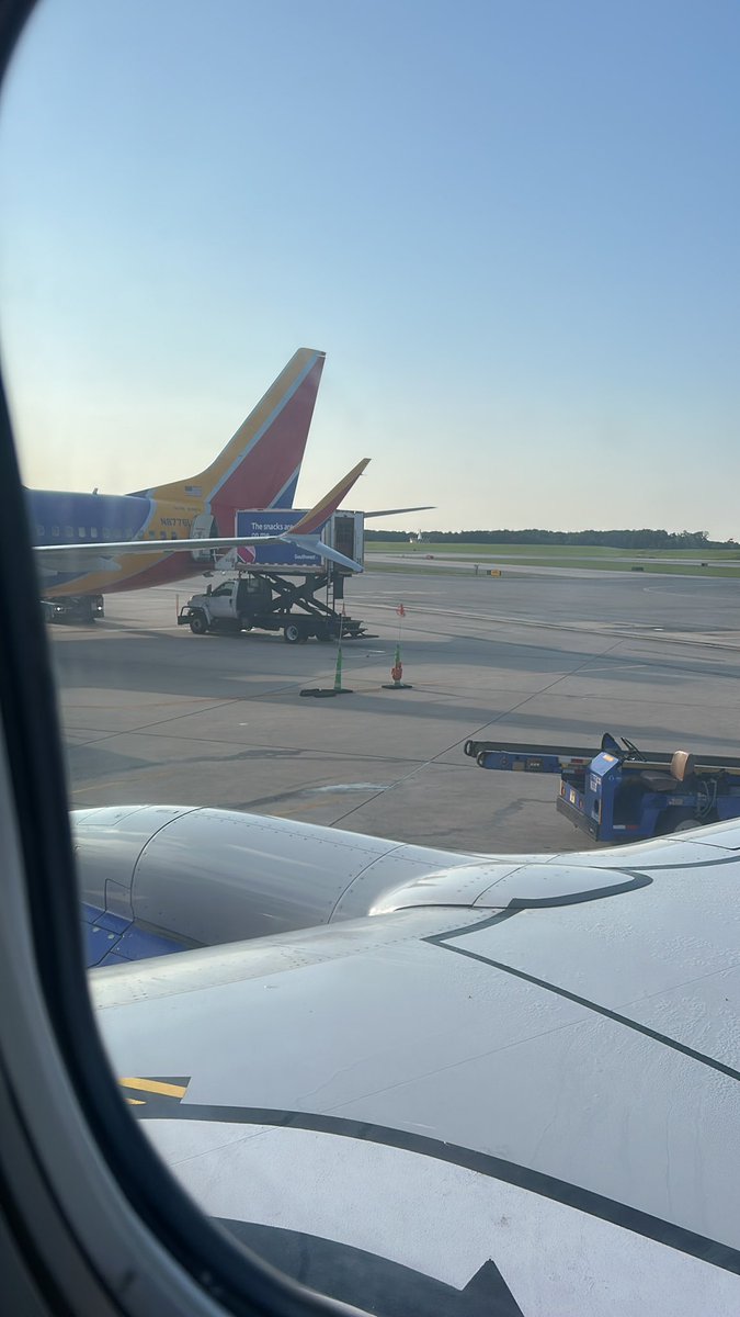 UnitCuck's tweet image. Just boarded for my yearly trip to Orlando with Soph and Harp! Don’t see ex wifey doing anything like this! Yet, still takes half my paycheck!!!! Anywho… can’t wait to see Mickey!