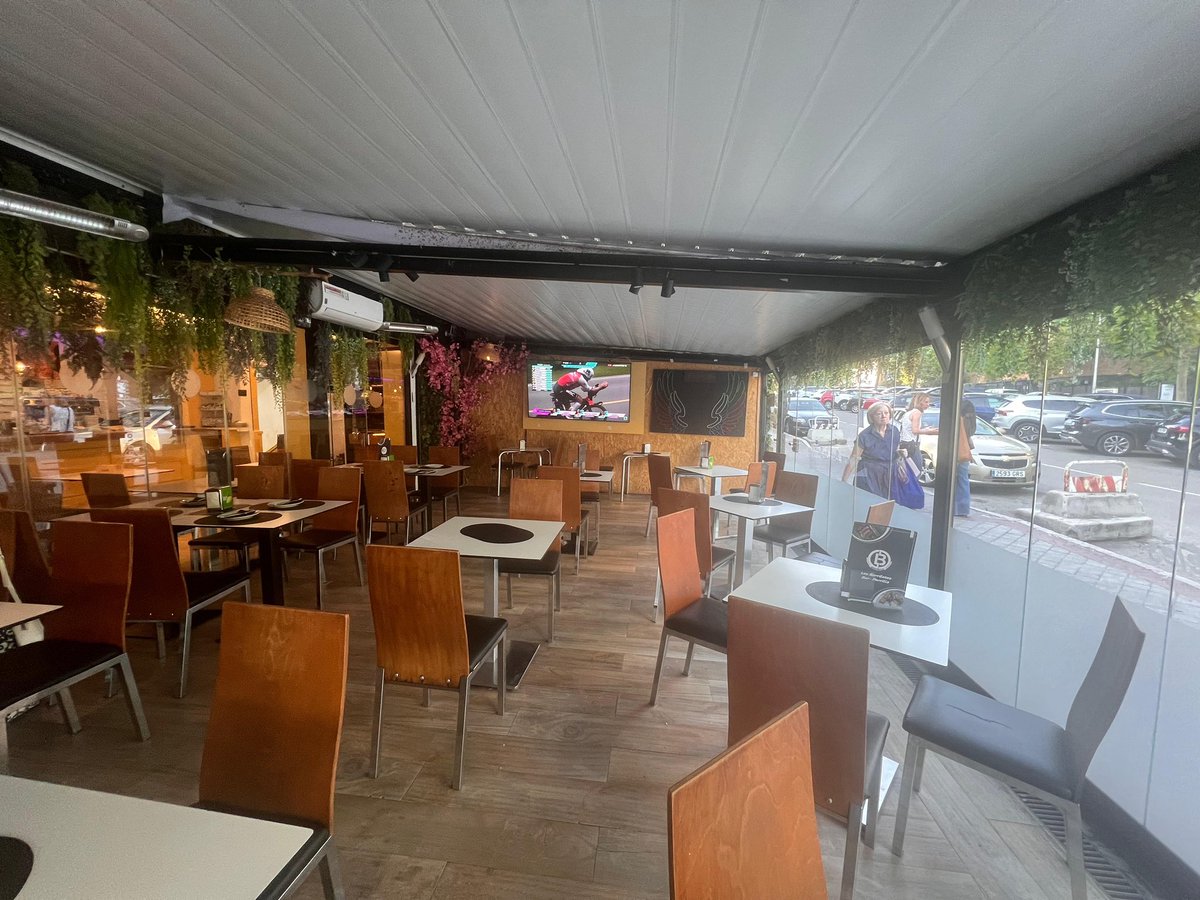 ¡Oviedistas! Os esperamos desde las 21:00 en Pedro Miñor (El Mito) y en Costa Rica 15 (Los Barriletes) para ver el Real Oviedo - Mirandés. Vamos <a href="/RealOviedo/">Real Oviedo</a>!