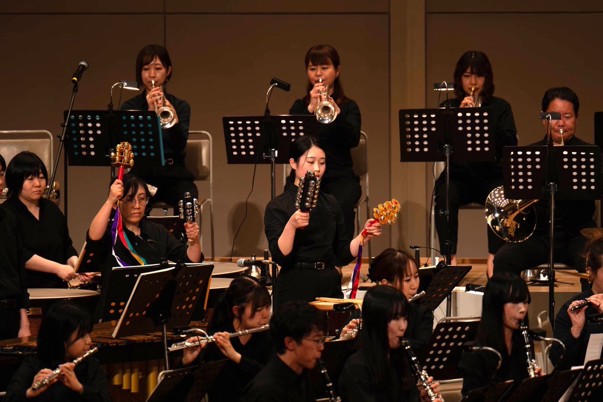 【ふりかえり①】

そして再びAct1、秘儀IV〈行進〉には打楽器で神楽鈴も登場していました

巫女さんが儀式で舞う時に持ってるイメージがありますよね🔔🔔🔔

まさに"秘儀"って感じでかっこいいですね

アンケートにご協力ください✏️ itasui.com/041_concert/ 

#板橋区吹奏楽団 #板吹 #いたすい #板橋