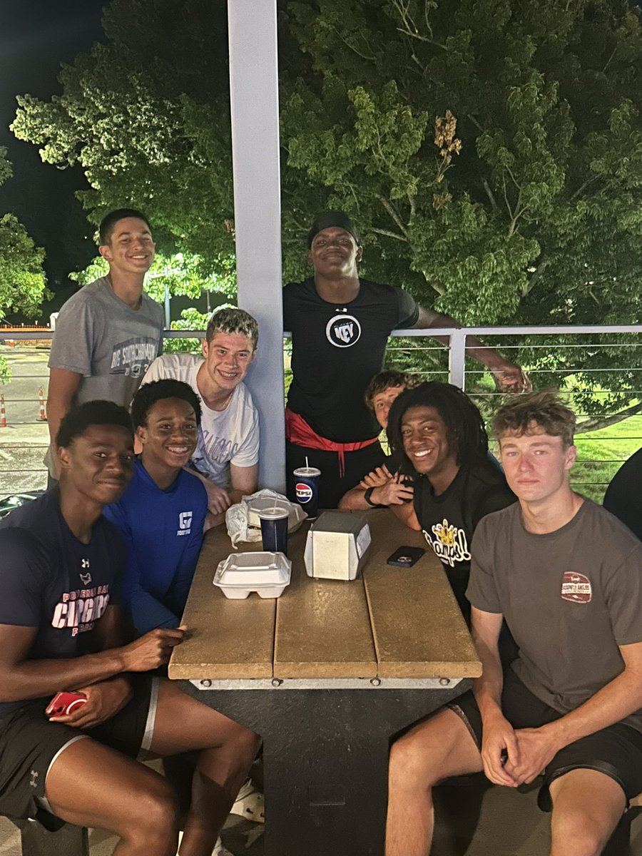 PDS_ChargersFB's tweet image. In town for ECU 7v7 and Big Man camp - had to get a glizzy at Sup Dogs!
