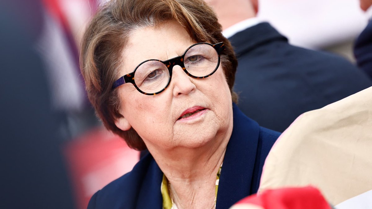 Après 24 ans à la mairie, Martine Aubry reçoit le titre de Maire honoraire de Lille
l.bfmtv.com/eSpf
