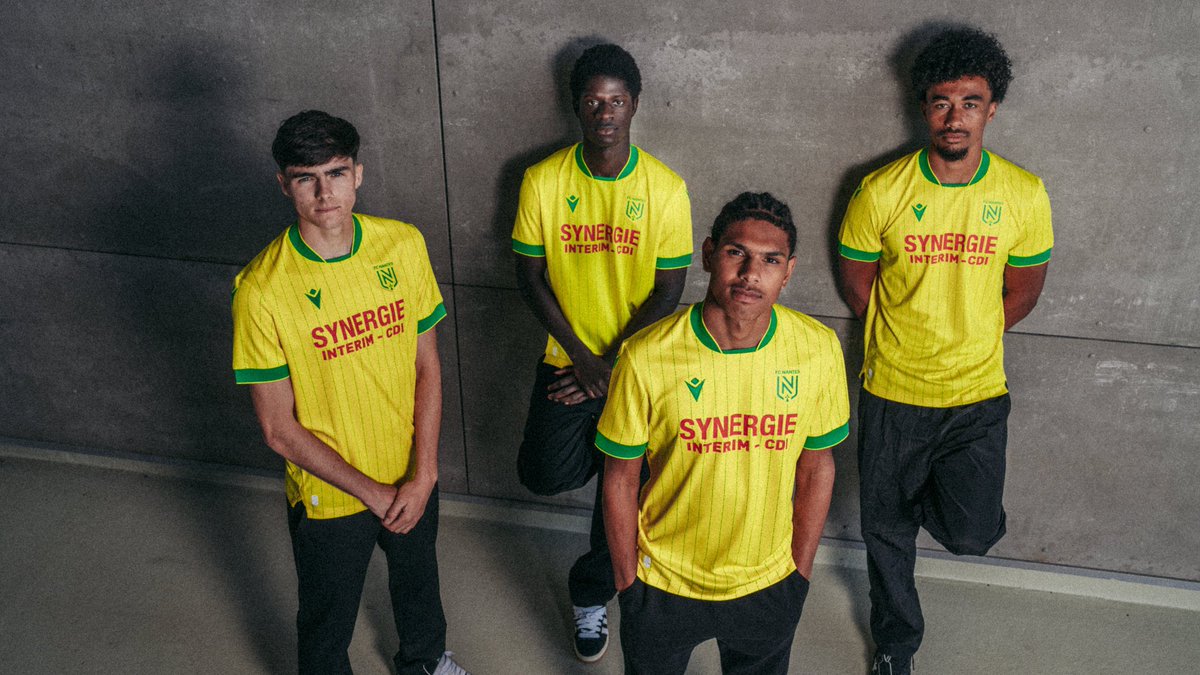 boiteamaillot's tweet image. Le FC Nantes a dévoilé son nouveau maillot domicile ! Dommage ce vilain sponsor rouge en plein milieu 😬