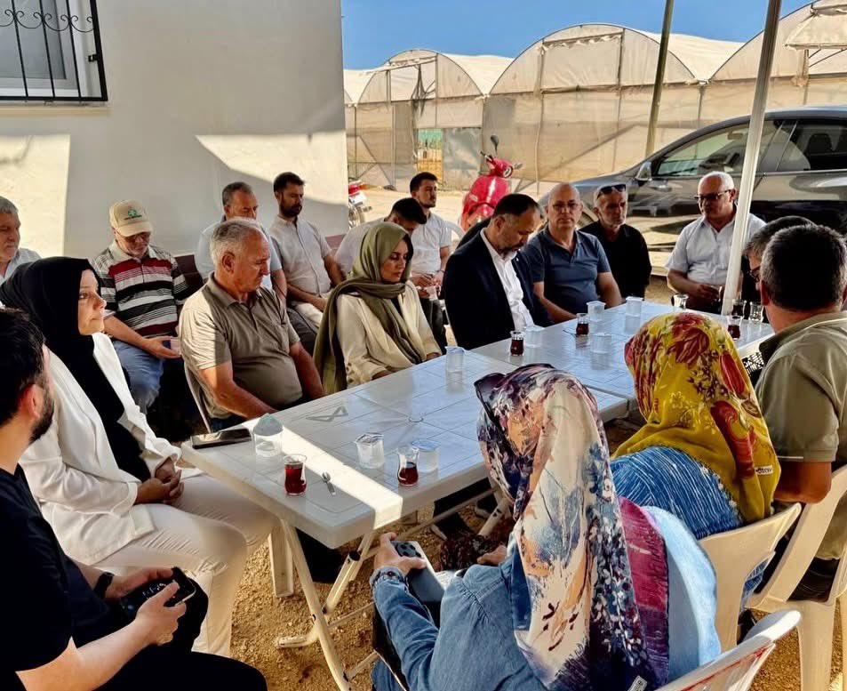 📍Erdemli

İlçe Başkanımız Sn.Ali Mustafa Poş ve teşkilatımız ile birlikte Rahmet-i Rahmana kavuşan Türbe Mh.sakini Nur Kadın Yılmaz’ın ailesinin taziyesine katıldık.

Merhumeye Yüce Allah’tan rahmet, ailesine, yakınlarına sabır ve başsağlığı diliyorum. Mekânı cennet olsun.