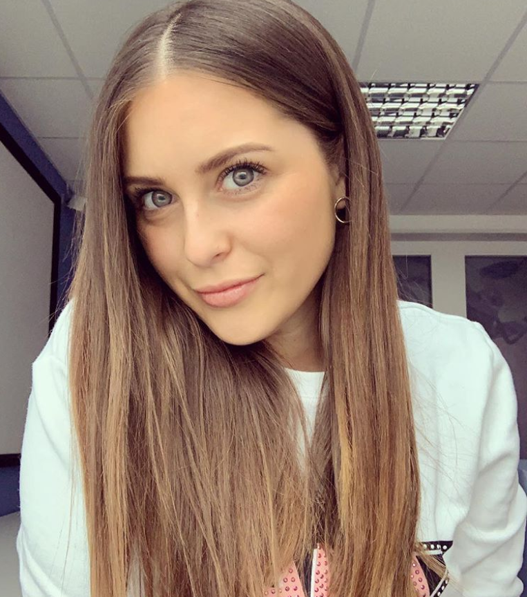 #linkinbio Ik woon in #denhaag en ik ben #27jaar oud.
In mijn vrije tijd ben ik gek op #uiteten gaan, #stappen en #hardlopen ! Ik ben een echt #gezelligheidsmens , en nu toe aan de #liefde ! Het gaat mij echt om #innerlijk 
Ik heb een erg grote #kinderwens trouwens.

XNicole