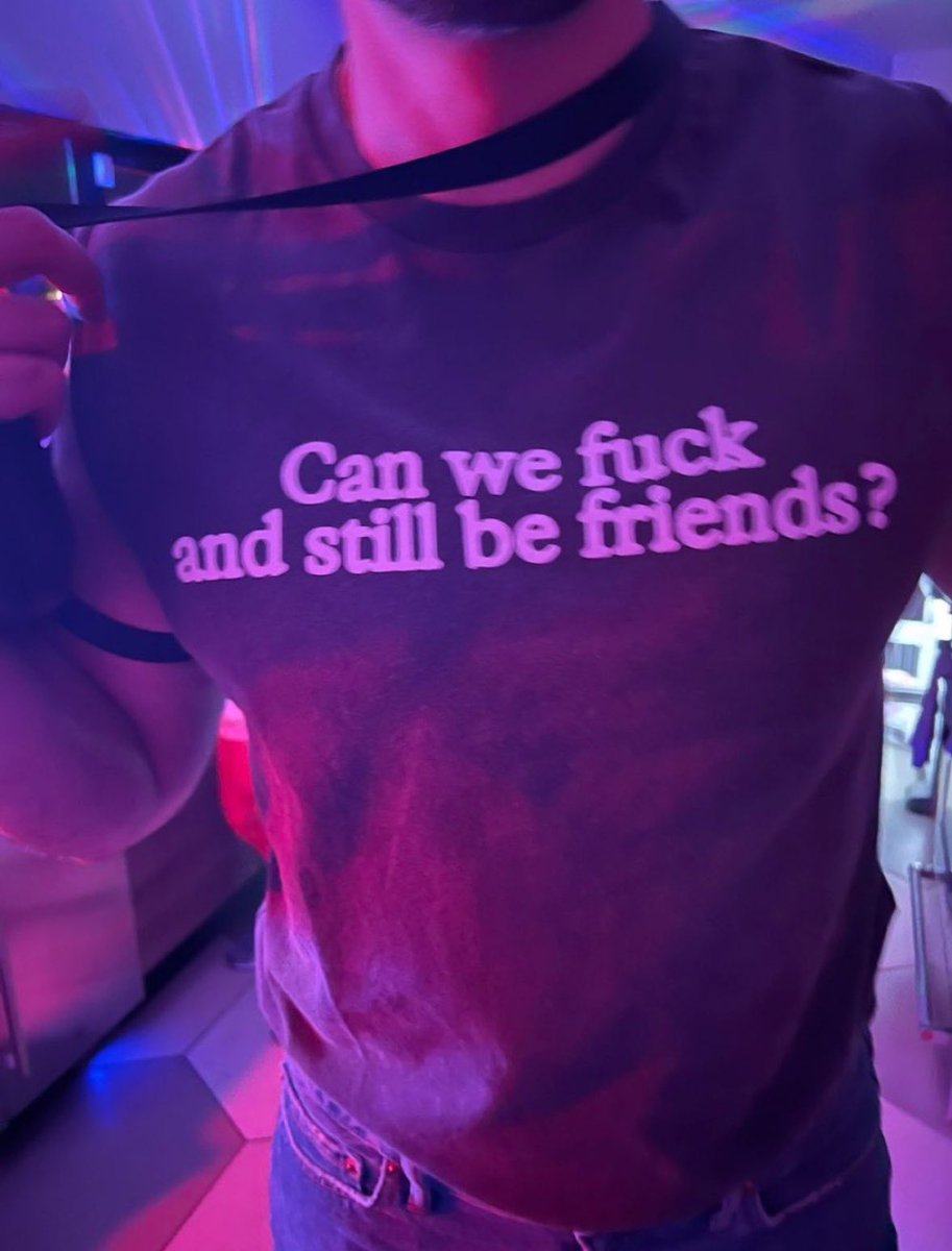 senor_jorgito's tweet image. Το λέει άλλωστε και ο σοφός μας λαός, «αδερφικό μου¥νι, αρχοντικό γ@μίσι» 😉
Ξέρει τι λέει ο πόπολος 😏😈