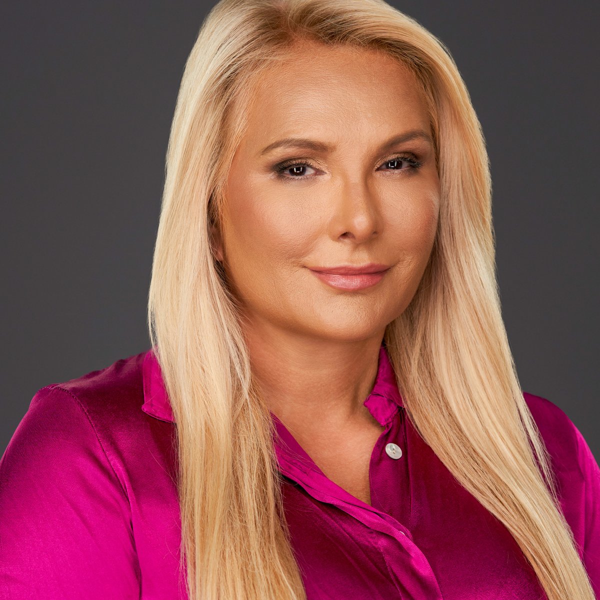 CHRISHEADSHOTS's tweet image. @elleullmann is bringing the energy, confidence, and charisma to the camera! 🌟📸 Ready to shine like her? 

Book your session today at chrisheadshots.com!

#ConfidenceInFrame #PersonalBranding #HeadshotGoals #StandOutProfessionally #ImageUpgrade #ProfessionalHeadshots