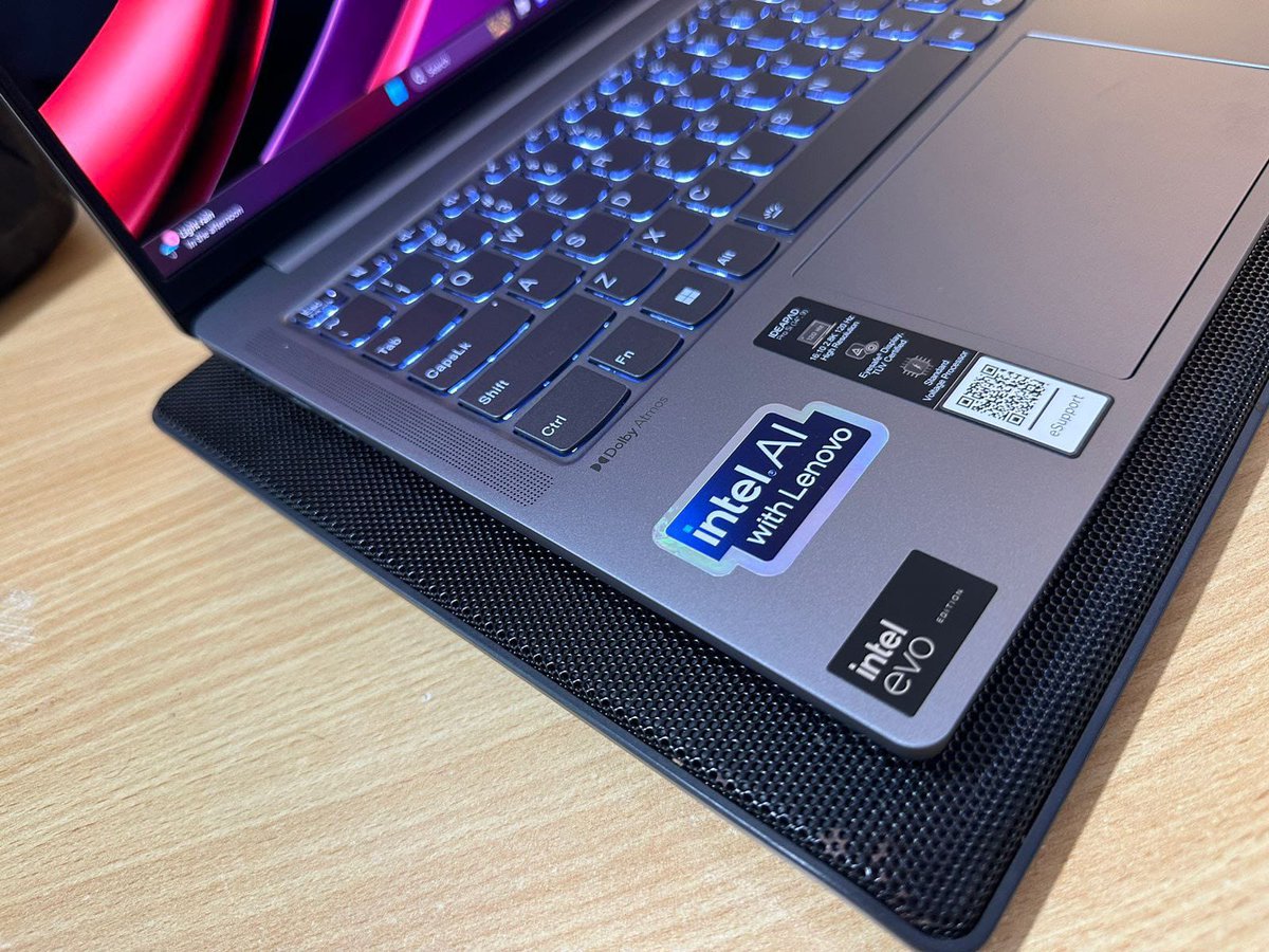 sedang  tweet media