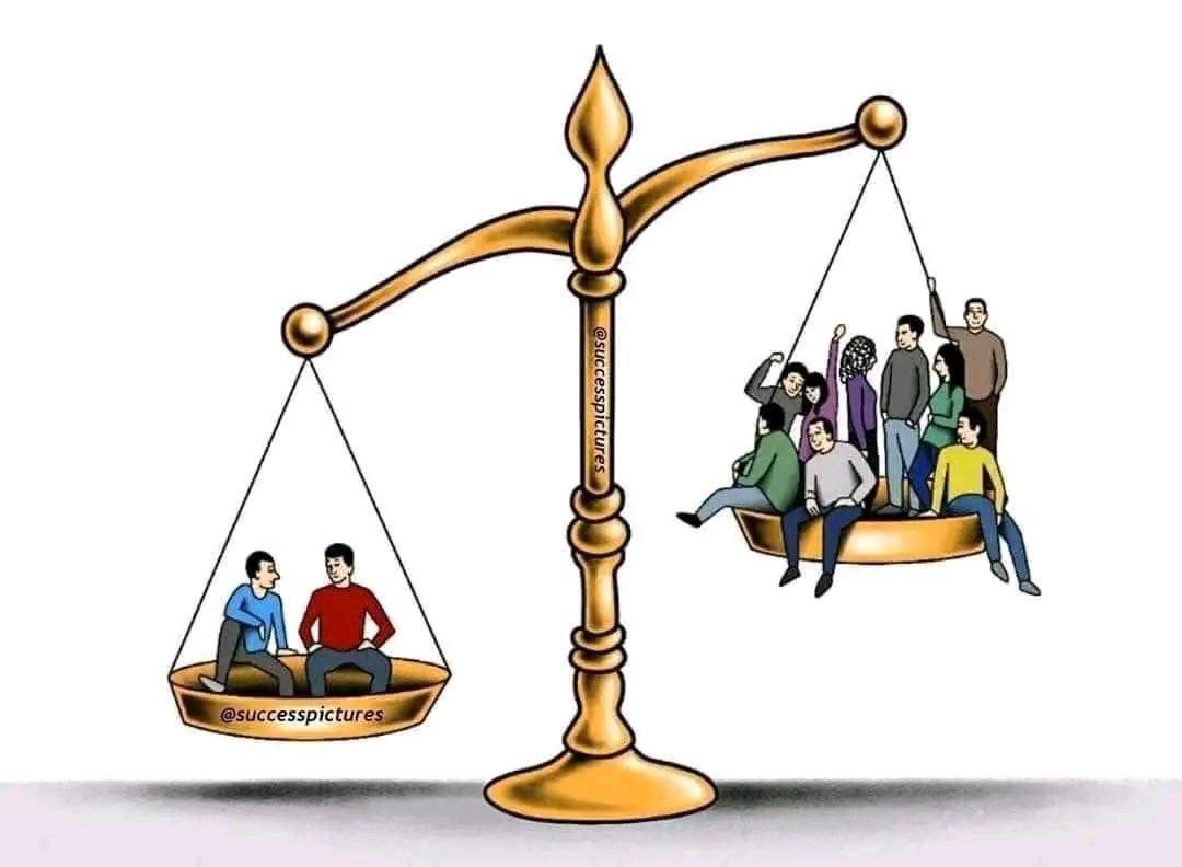 #النـاس_نـوعـان :

منهـم مـن يتـذكـر إنـك فعلـت مـن أجلـه الكثيـر فيحتـرمـك
ومنهـم مـن يتـذكـر إنـك فعلـت مـن أجلـه الكثيـر فـ يستغـل طيبتـك.... 💔✨

#اوقفو_عبث_بن_نافل