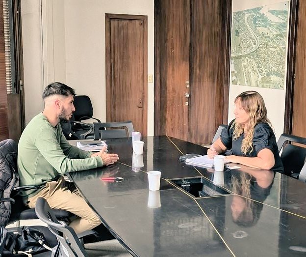 🏛️ El Director <a href="/lucasluppo/">Lucas Luppo</a> se reunió con la Lic. Alejandra Vázquez, psicóloga y especialista en violencia, para ultimar detalles sobre la actualización del Protocolo de Actuación para Situaciones de Maltrato a las Personas Mayores.