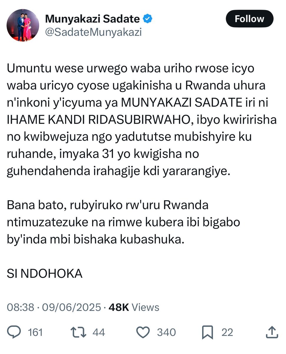 Ingabire ya Safari (@curious39031228) on Twitter photo Nahisemo gukora screenshot y’iyi foto.. dear <a href="/SadateMunyakazi/">Munyakazi Sadate</a> tuzabisubiramo bwana wawe ahanutse no hasi ngo piiiii 😂 Nahisemo gukora screenshot y’iyi foto.. dear <a href="/SadateMunyakazi/">Munyakazi Sadate</a> tuzabisubiramo bwana wawe ahanutse no hasi ngo piiiii 😂