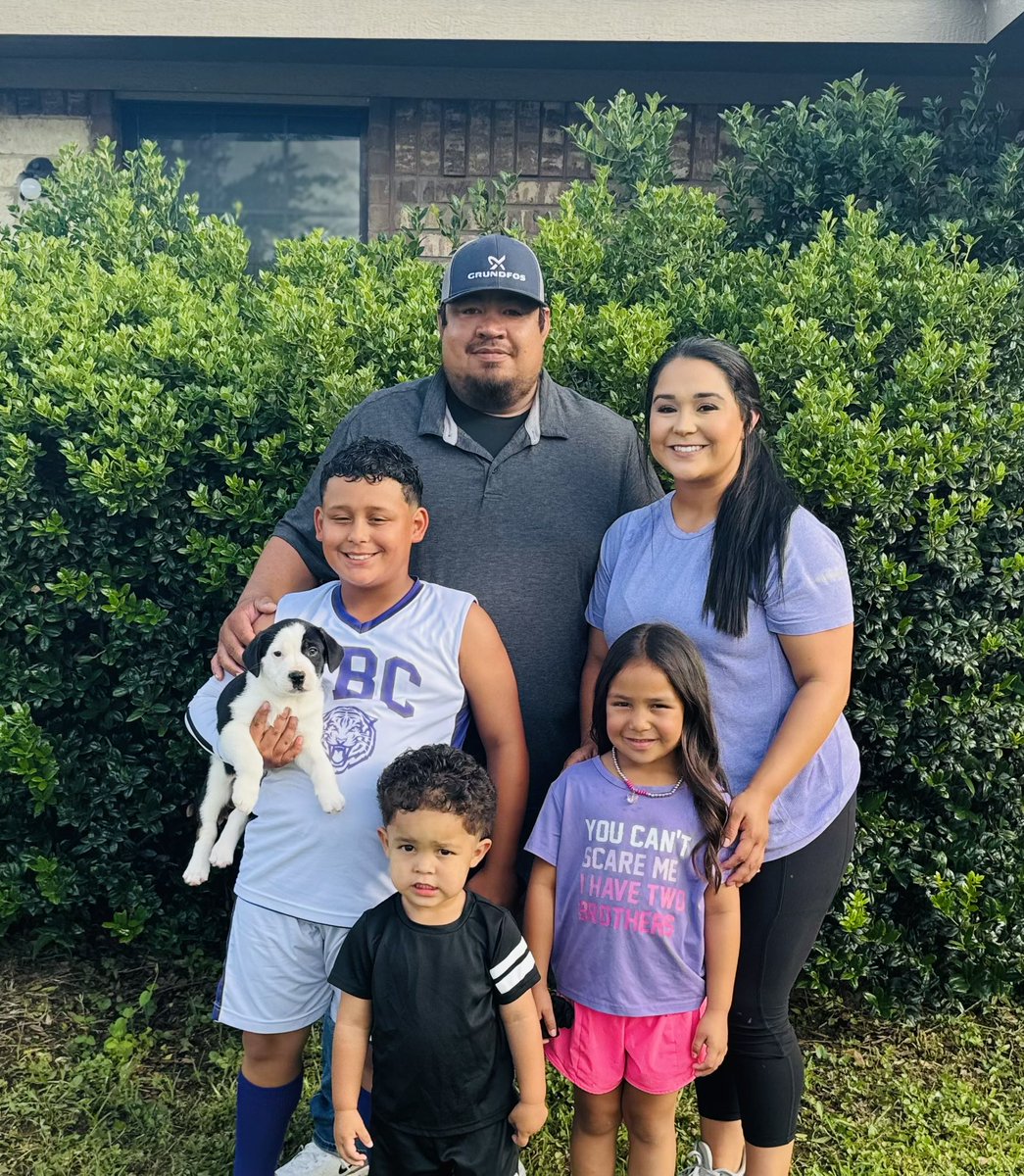 JYSASPORTS's tweet image. Meet Beatrice Toscano, our new Basketball Commissioner! 🏀
A proud Jacksboro native, wife, and mom of 3, Beatrice is passionate about youth sports and building a strong, supportive league for our young athletes. Let’s play ball! 💪🐯 #GoTigers #JacksboroSports #YouthBasketball