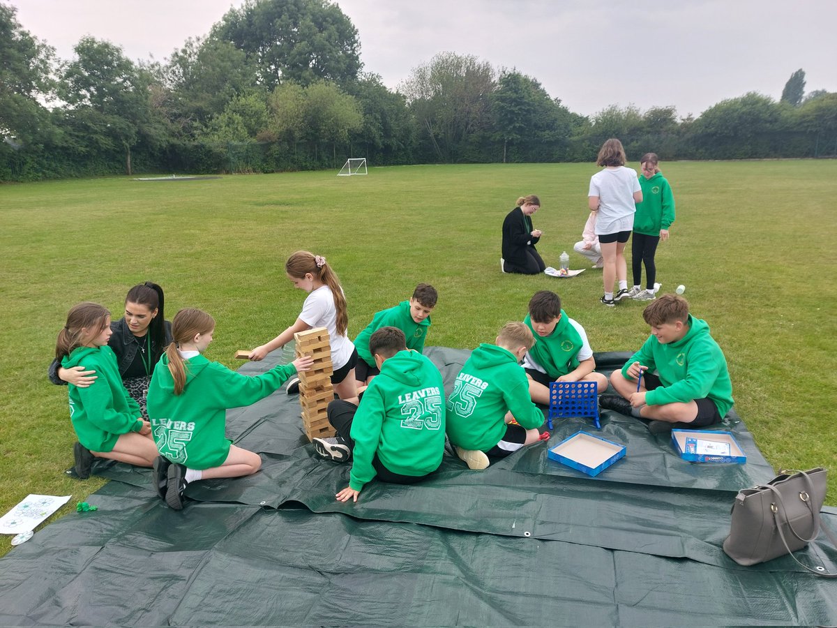 Seahorses_Class's tweet image. Thank you @StratfordColl for our Summer Teddy Bear Picnic celebration! We had so much fun on all the activities and really enjoyed the picnic. @WillowsCE @cormorantsclass