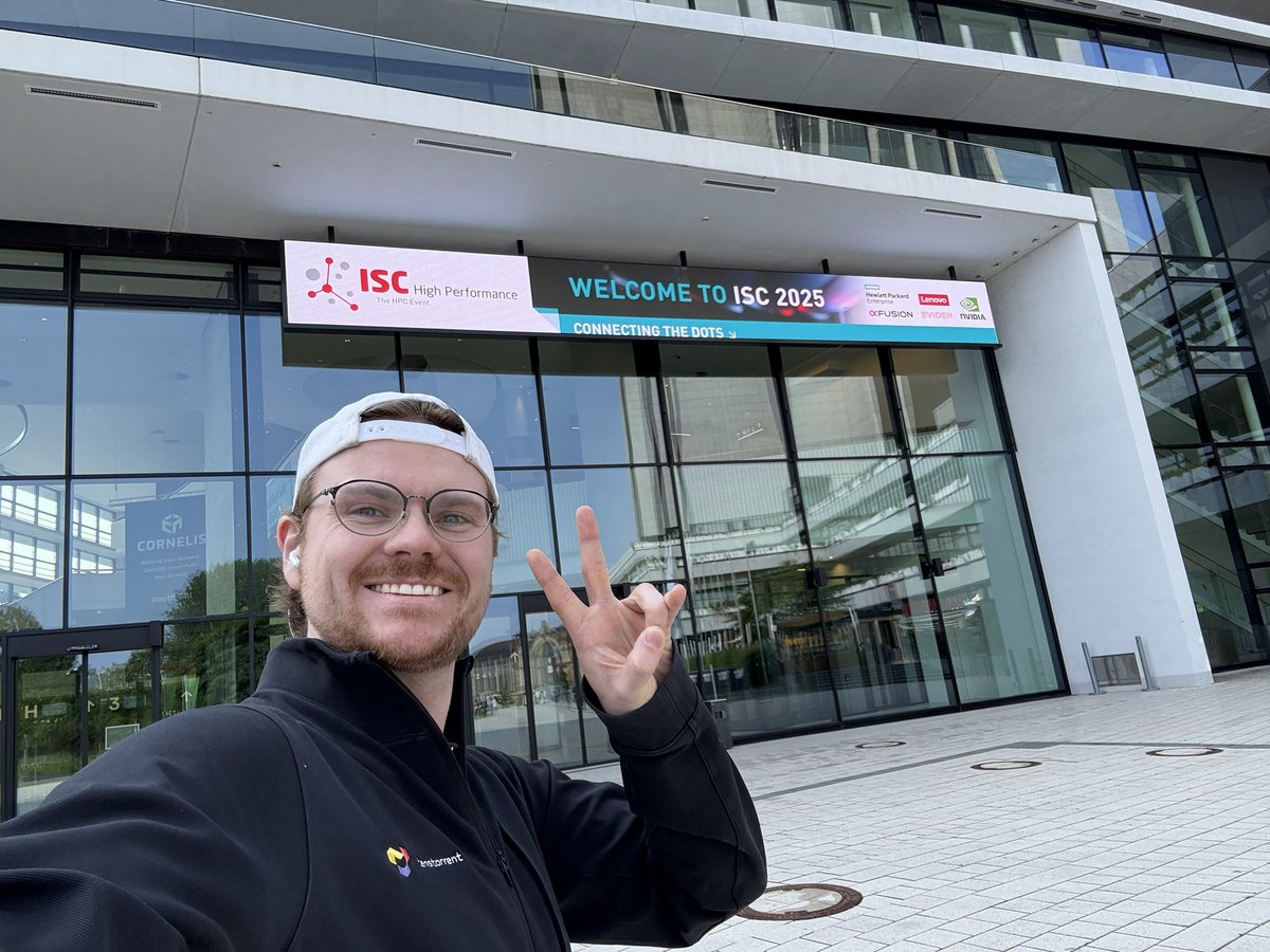 FelixCLC_'s tweet image. Hello Hamburg! #ISC25 #HPC