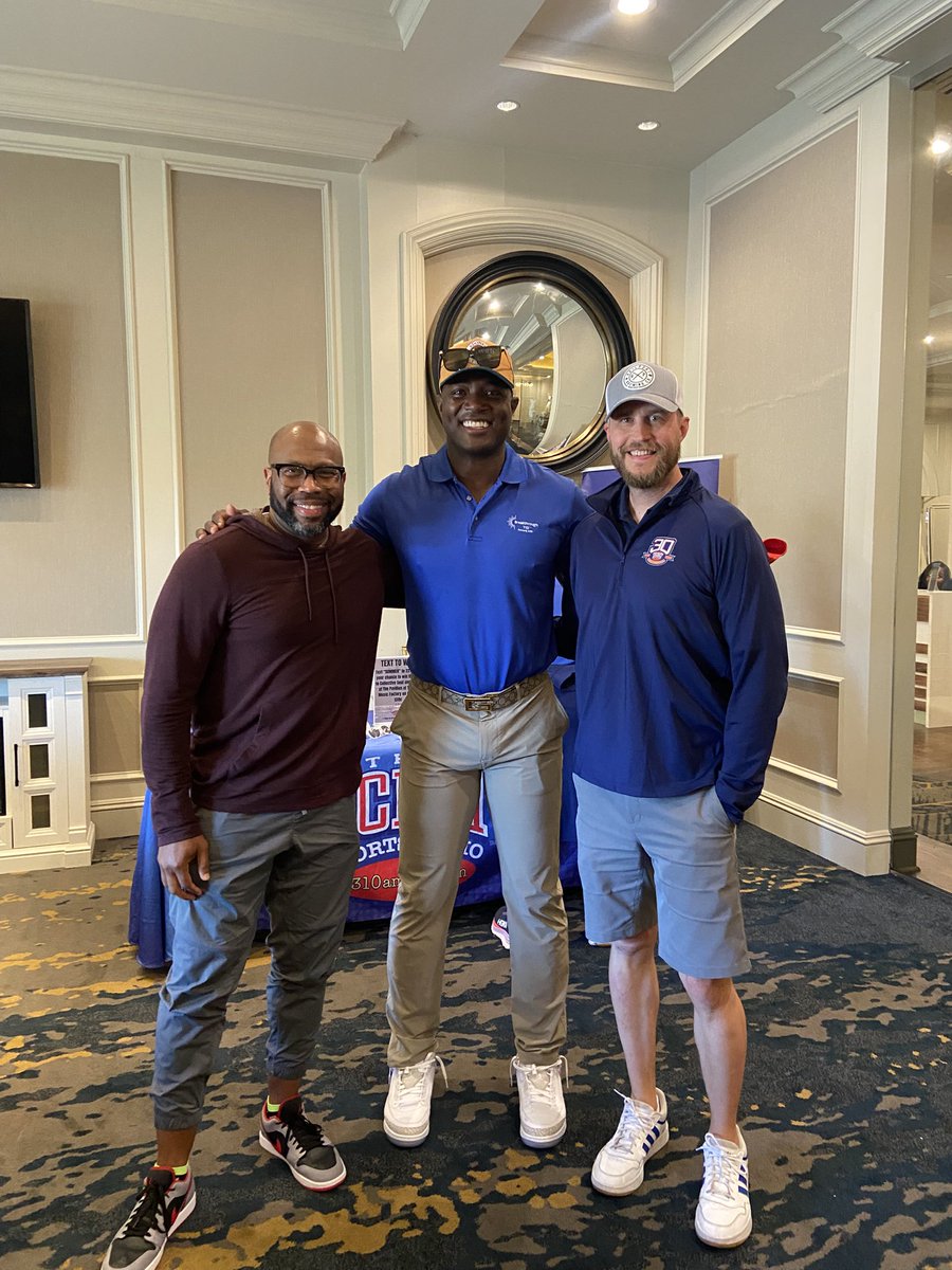The Invasion (@invasion9til1) on Twitter photo What a fantastic chat with <a href="/DeMarcusWare/">D-Ware</a> as he stopped by to say hi to <a href="/GreatDonovan/">Donovan Lewis</a> & <a href="/McMattRadio/">Matt McClearin</a>. What a fantastic chat with <a href="/DeMarcusWare/">D-Ware</a> as he stopped by to say hi to <a href="/GreatDonovan/">Donovan Lewis</a> & <a href="/McMattRadio/">Matt McClearin</a>.