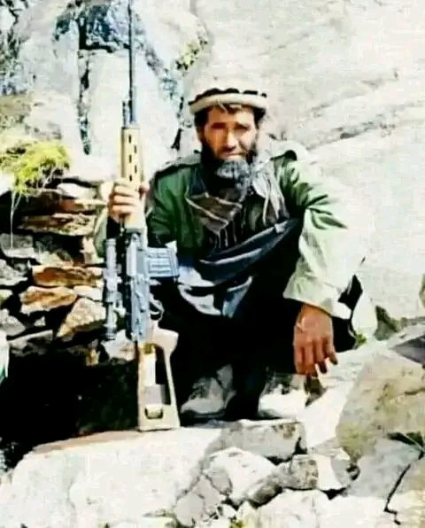 هر گز نَکَشم منت مهتاب جهان را 

تاریکی شب های مرا نور تو کافیست