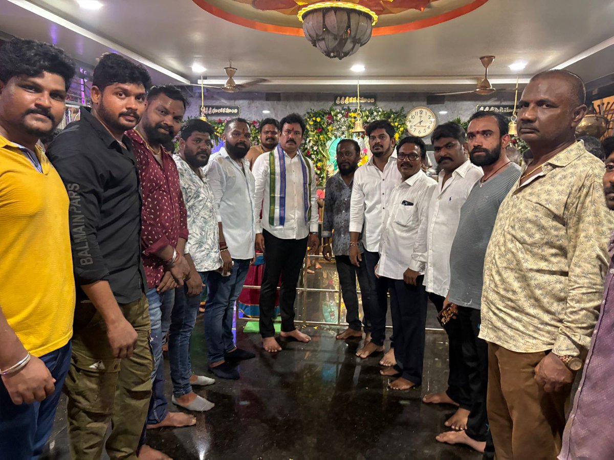 KKRaju_ysrcp's tweet image. *శ్రీశ్రీశ్రీ కనకమాంబ అమ్మవారు పండుగ మహోత్సవంలో పొల్గొన్న - శ్రీ కె.కె రాజు గారు..* 

#kkraju