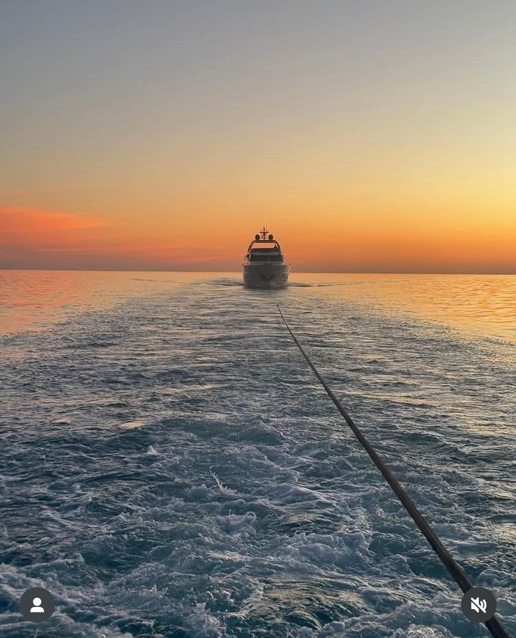FtLauderdaleMag's tweet photo. #MaritimeMonday - Morning tow ⚓ 

#yachts #yachting #reelflmag #yachtsworldwide #bigyachts #fortlauderdale #ftlauderdale #solauderdale #visitlauderdale #southflorida #florida #broward #ftl #ftlbeach #fortlauderdalebeach #boats #boating #boat #boatshow #sfl #southfl #soflo #sofla https://t.co/emyzaPI37G
