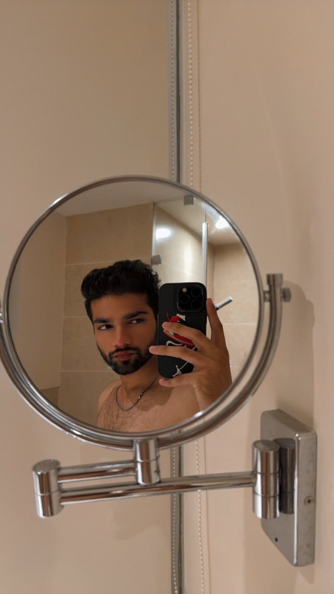 Seeya after the shower 😚