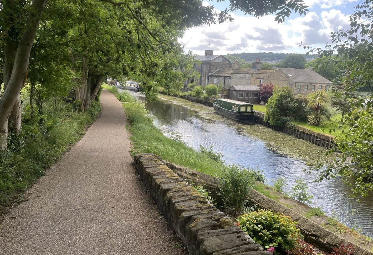 Sustrans North (@sustransnorth) on Twitter photo 🟢 Latest upgrades to #LeedsLiverpoolCanal (Route 696) are complete & route is open.
The final surface has been applied to the towpath between Hirst Lock, Saltaire & Dowley Gap Bridge in Bingley.
Find out more about work on this route:
sustrans.org.uk/our-blog/proje…
<a href="/CanalRiverTrust/">Canal & River Trust</a> 🟢 Latest upgrades to #LeedsLiverpoolCanal (Route 696) are complete & route is open.
The final surface has been applied to the towpath between Hirst Lock, Saltaire & Dowley Gap Bridge in Bingley.
Find out more about work on this route:
sustrans.org.uk/our-blog/proje…
<a href="/CanalRiverTrust/">Canal & River Trust</a>