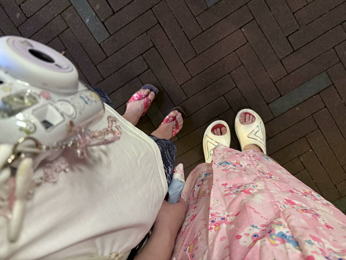 qc07426's tweet photo. 不会有人不会有人看着主人的凉鞋也能发青吧....这么贱的狗自觉过来挨骂 #女s #男m #四爱男受 #四爱女s #网调 #榨精 #寸止 #胁迫 #公狗 #高中生 #学生狗 #奴 #主人 #女主 #女性崇拜 #ATM #提款机 #压榨 #胁迫奴 #胁迫公狗 https://t.co/SbCvoe1HwT