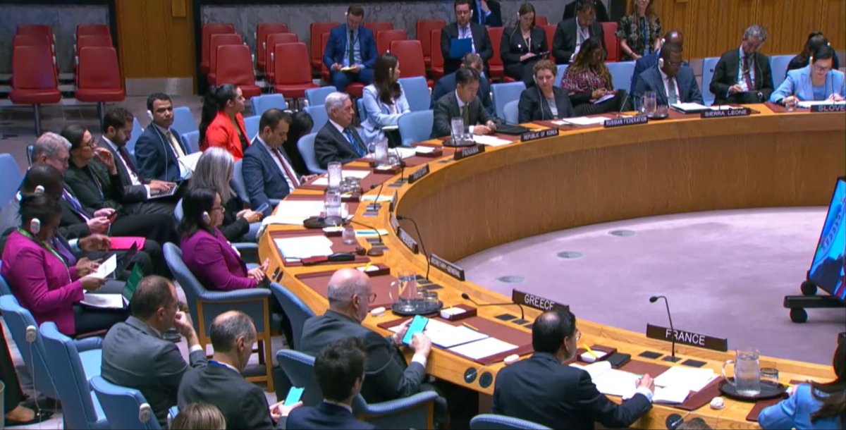 Sur le plan humanitaire, le Chef de l'#UNOCA a indiqué que « l’inaction de la communauté internationale risquerait de conduire à 1 aggravation de la situation […] », en particulier au Tchad où la poursuite du conflit au Soudan entraîne 1 nombre de + en + important de réfugiés.