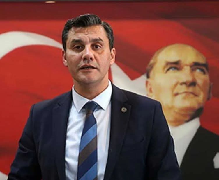 Kaç gündür nefesimizi tutmuş, gözlerini açmasını bekliyorduk. Kaç gündür onun için iyi dileklerimizi
tekrarlayıp, duruyorduk. Olmadı... 

Çok üzgünüm; ailesine katlanma gücü ve sabır diliyorum, Ailenin,
tüm sevenlerinin, partimizin ve ülkemizin başı sağ olsun.
