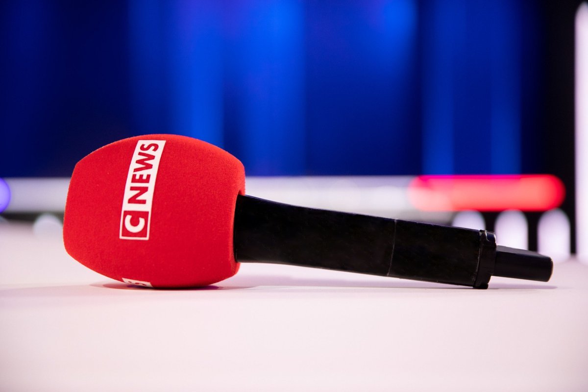 CNEWS's tweet image. La France et l’Europe doivent-elles prendre des mesures urgentes pour mieux protéger les juifs ? 
Votez ici ➡️ l.cnews.fr/l4pi