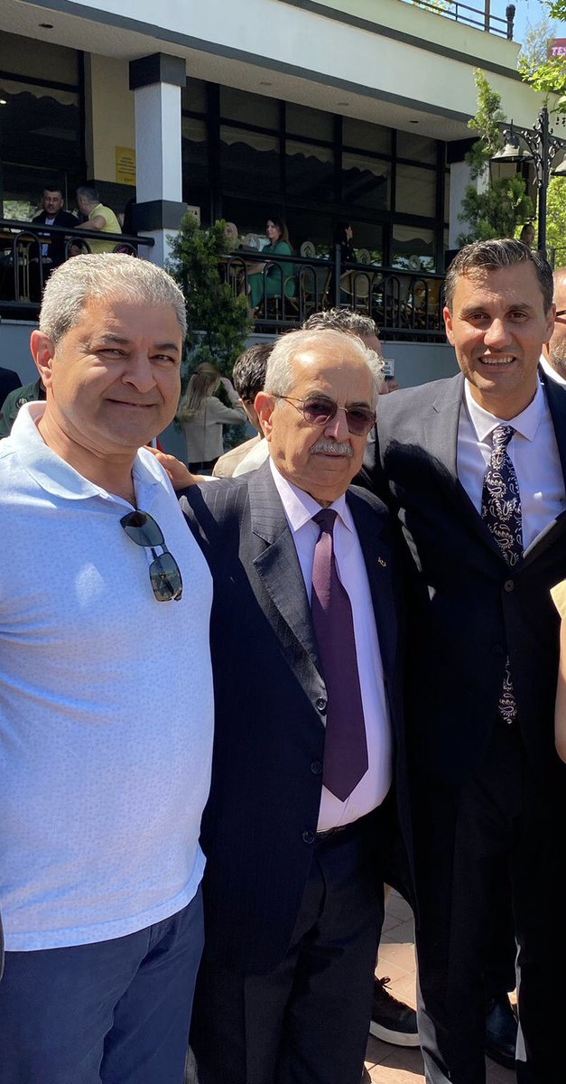 Acımız çok büyük.
 Tüm Manisalının kalbinde taht kuran Manisanın öz evladı Ferdi Zeyrek kardeşimizi kaybettik.
Allah rahmet eylesin,kederli ailesine sabırlar diliyorum Allah çocuklarına dayanma gücü versin 
#FerdiZeyrek ❤️Hep kalbimizde olacaksın