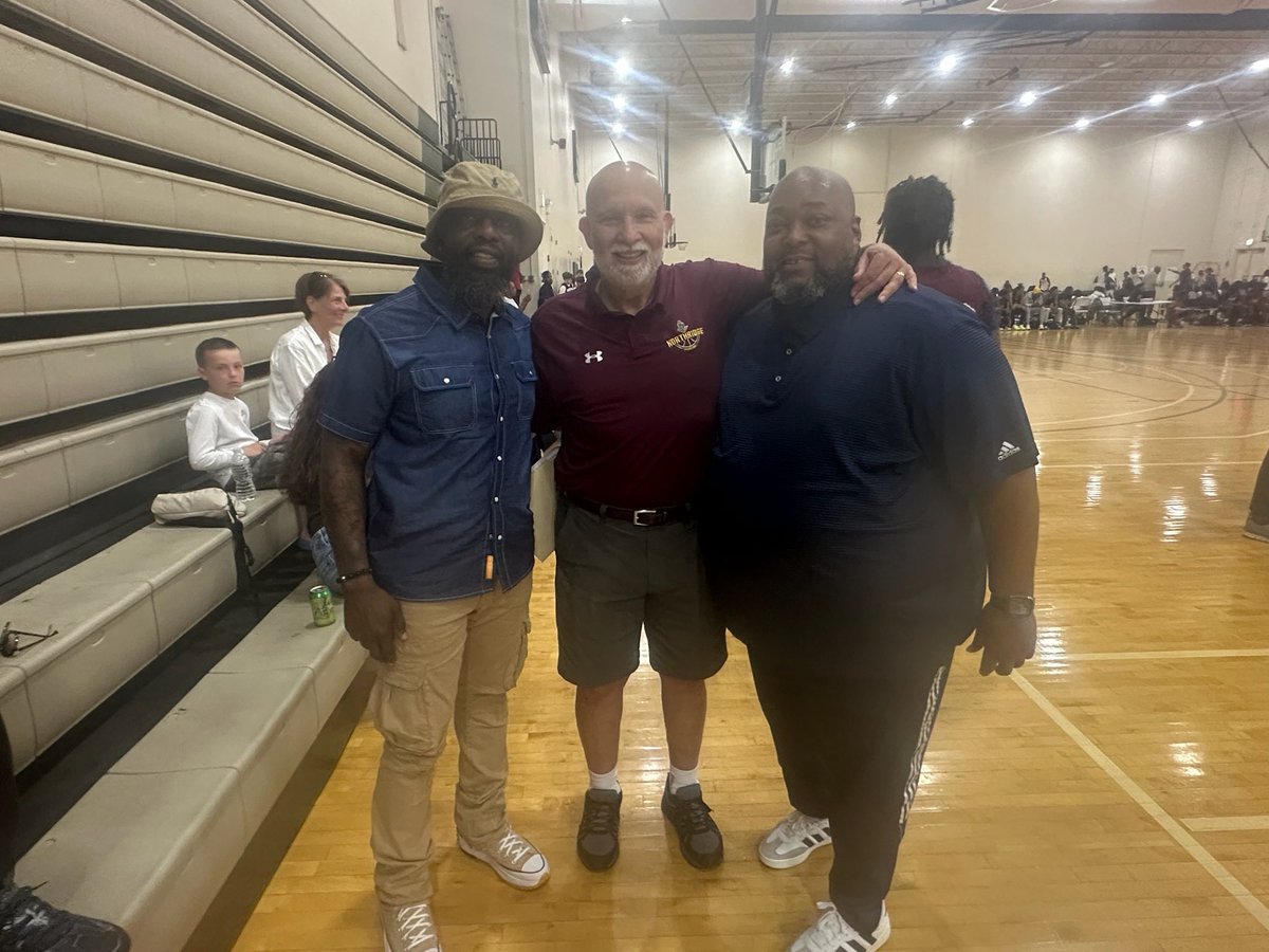 Basketball Coaching 🏀 (@coach4character) on Twitter photo As much as summer hoops helps us see what <a href="/nrp_hoops/">Northridge Basketball</a> needs to keep improving as a program, it’s a wonderful opportunity to catch up with great coaching friends.
With two of the all-time best. Longtime friends of mine and with each other, and needless to say, great As much as summer hoops helps us see what <a href="/nrp_hoops/">Northridge Basketball</a> needs to keep improving as a program, it’s a wonderful opportunity to catch up with great coaching friends.
With two of the all-time best. Longtime friends of mine and with each other, and needless to say, great