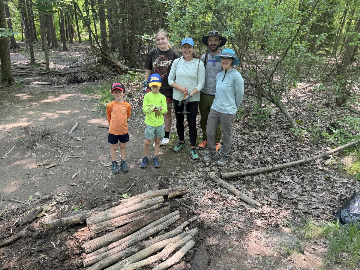 ErieCountyParks's tweet photo. Thank you to the group of volunteers that helped us on National Trails Day on Saturday!! We had a great time with Hamburg Trails Committee providing some trail care.
#YourErieCountyParks
#FindYourNextAdventure
#10000AcresToExplore https://t.co/vocJ5aKv6Z
