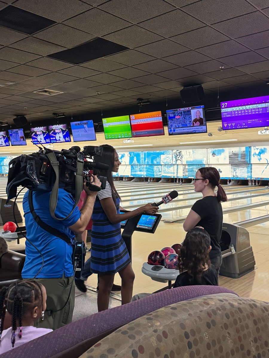 Wellons_PR's tweet photo. Last week, we hit the lanes with @fox35orlando  to show off the ultimate summer hack at @AlomaBowl... kids can bowl for FREE all summer long there and at @BoardwalkBowlFL  and Airport Lanes! 🎳

Head to https://t.co/qFvWwhA1zu to sign up! 😎 https://t.co/4gJTbIr561