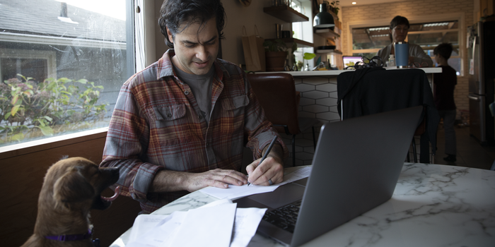 MichaelGlazer's tweet photo. You’ve worked hard to build your retirement savings – now it’s time to protect it. Our tailored solutions help grow your assets while guarding against market losses, giving you guaranteed income for life. Let’s talk about keeping your financial future secure! https://t.co/hgnyHJasH5