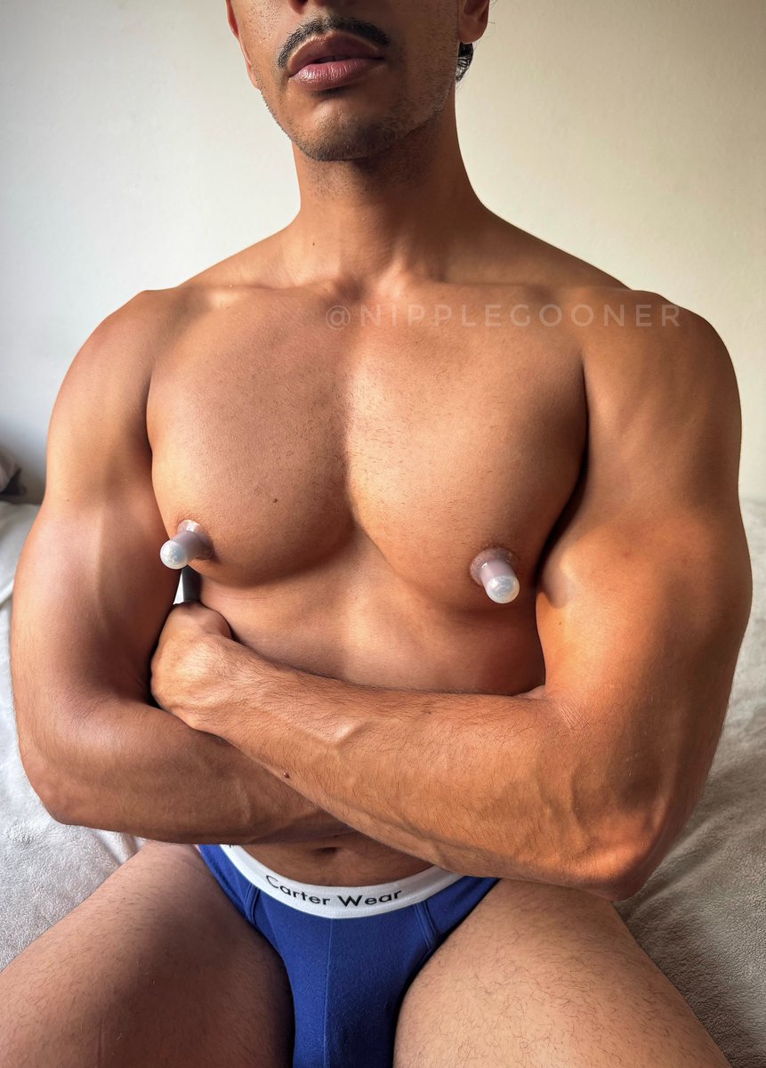 The work week begins. First task: pumps on, naturally. Have a great start to your week! 😉