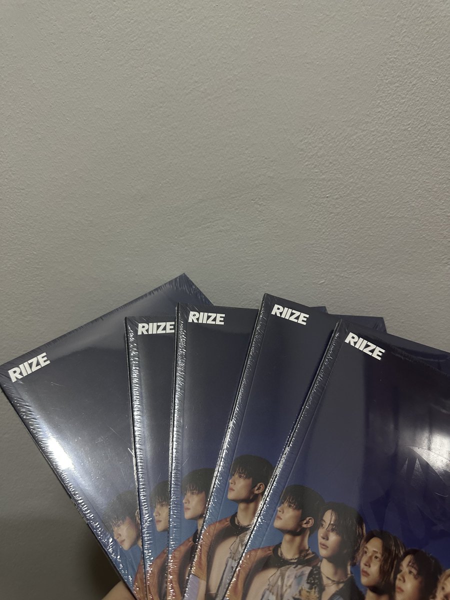 sourichandesu's tweet photo. แจกบั้ม riize อันนี้ 5 บั้มส่งฟรีค่า
กดรีได้เลย https://t.co/TJdgac0RFA