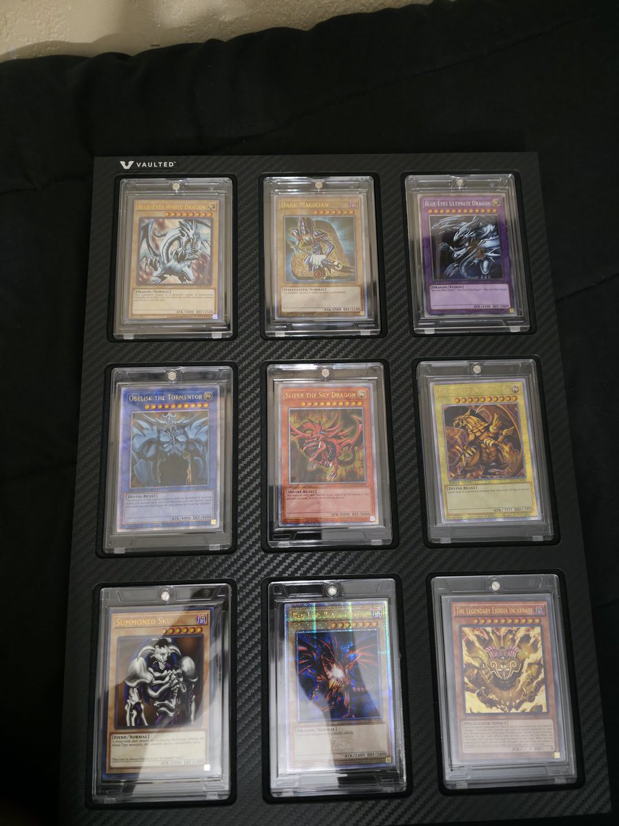 Decided to put Yugioh cards in for the free Vaulted Mag Display i got from the genie <a href="/vaultedcollect/">Vaulted®</a> . Thanks again to them for such a great product😁😁😁