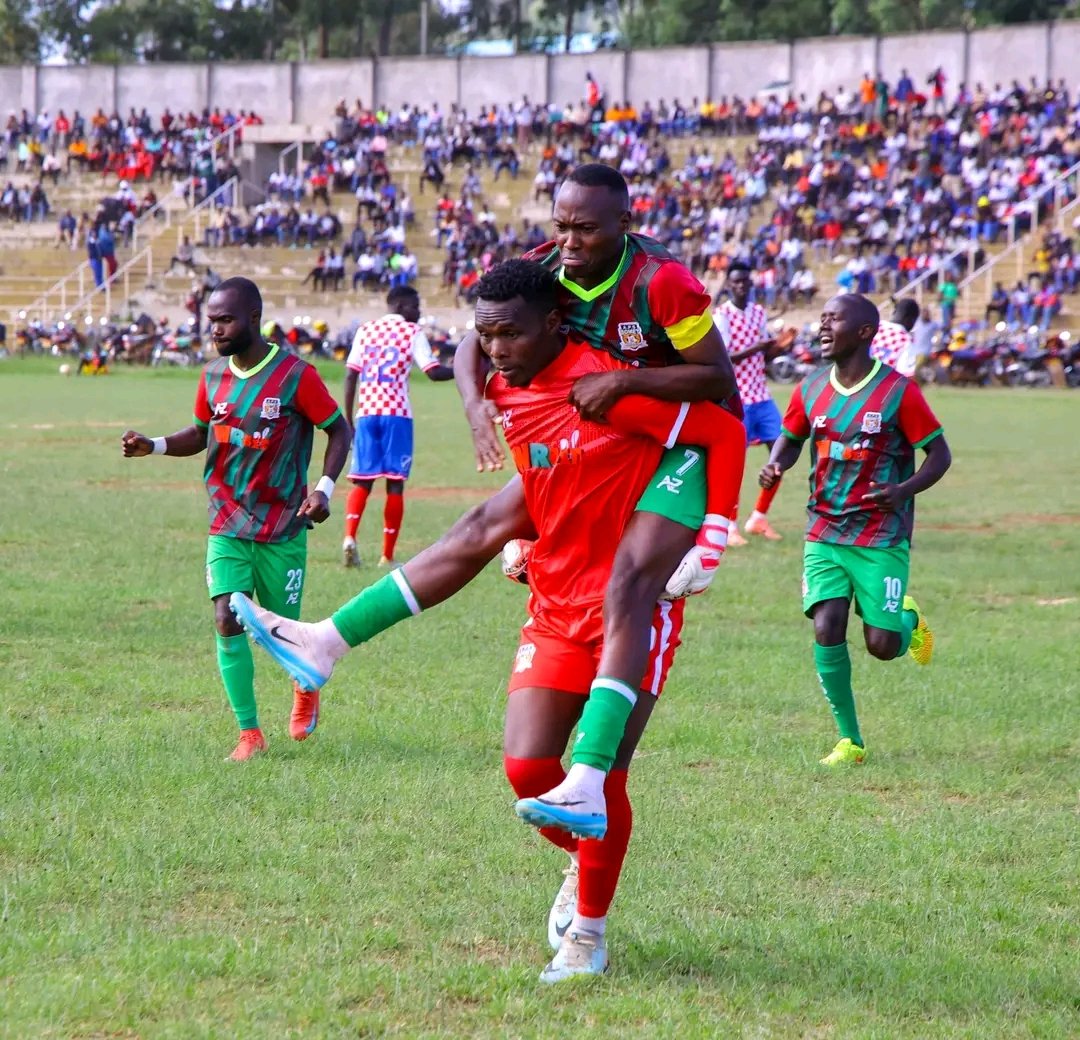 APSBOMETFC's tweet image. 𝗕𝗼𝗯 𝗖𝗲𝘁𝗿𝗶𝗰 🧤

2️⃣ goals in 2️⃣ straight home games!
1️⃣6️⃣ clean sheets &amp;amp; counting...

Kenya One!

#MunguMbele 

#FKFNSL 

#TheBlackBerets