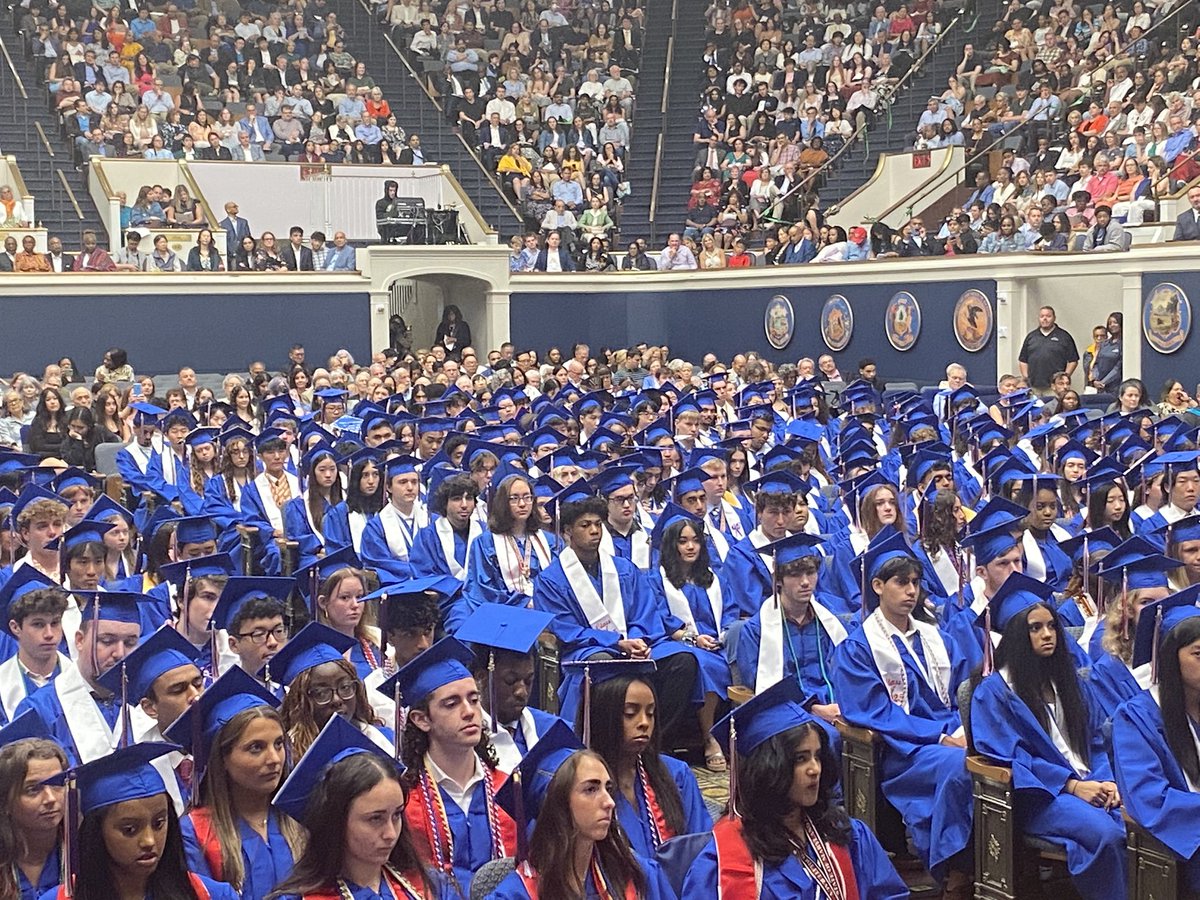 LearnerDSLI's tweet image. Congratulations to the @woottonpatriots graduation class of 2025! A fantastic celebration of your accomplishments, your service, and your potential. @mcps