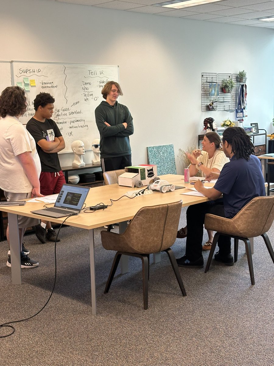 nstreet_teaches's tweet photo. Part 1- SMS CTE students joined
@ODU at the Office of Enterprise Research and Innovation Day! Ss worked on building/coding Food Trucks. Each group presented on their concept & how they worked as teams to accomplish tasks. #IsleCTEMIDDLE #IsleINNOVATE @IWCSchools https://t.co/fZbLN3Dwab