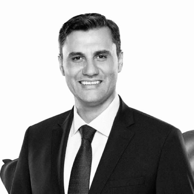 Geçirdiği elim bir kaza sonucu genç yaşta hayatını kaybeden Manisa Büyükşehir Belediye Başkanı #FerdiZeyrek’e Allah’tan rahmet, ailesi, sevenleri ve CHP teşkilatlarına sabır diliyorum.
Mekanı cennet olsun.