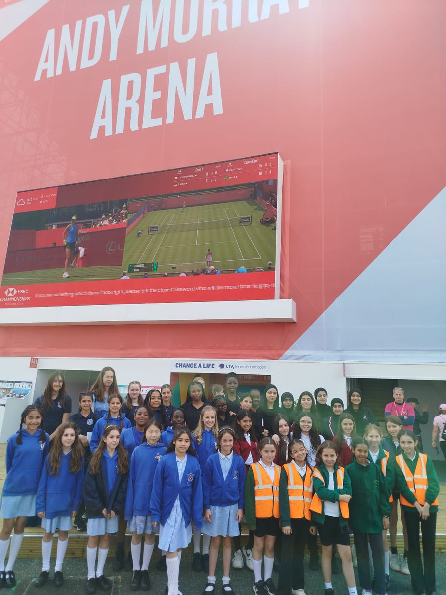 Instituto Español Vicente Cañada Blanch (@canada_blanch) on Twitter photo 5 alumnas de 6°Primaria, 1°ESO y 2°ESO han sido invitadas por la LTA a asistir a la primera jornada del torneo femenino de tenis de Queens, de cara a la promoción de este deporte entre las chicas jóvenes. <a href="/consejeriauk/">Consejería de Educación Reino Unido e Irlanda</a> <a href="/AccEducativaExt/">Acción Educativa Exterior</a> 5 alumnas de 6°Primaria, 1°ESO y 2°ESO han sido invitadas por la LTA a asistir a la primera jornada del torneo femenino de tenis de Queens, de cara a la promoción de este deporte entre las chicas jóvenes. <a href="/consejeriauk/">Consejería de Educación Reino Unido e Irlanda</a> <a href="/AccEducativaExt/">Acción Educativa Exterior</a>