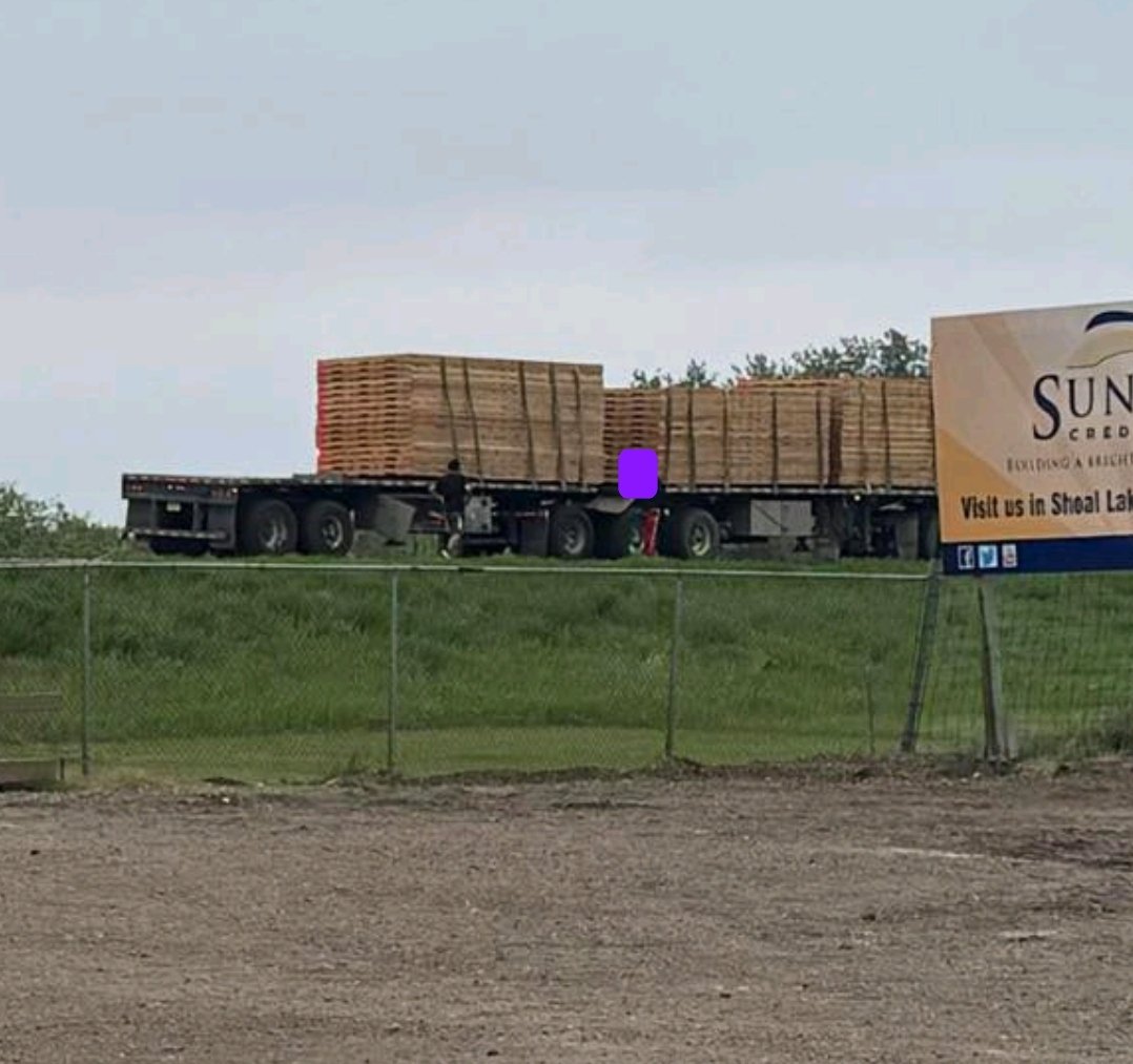 SkilledCanada's tweet photo. (#69/06/2025)
MANITOBA (S)
#UNKNOWNstc
""Guy lost part of his load in a construction zone just outside of shoal lake on 16 highway. Can’t see company name."" https://t.co/qTf8vvjBl0