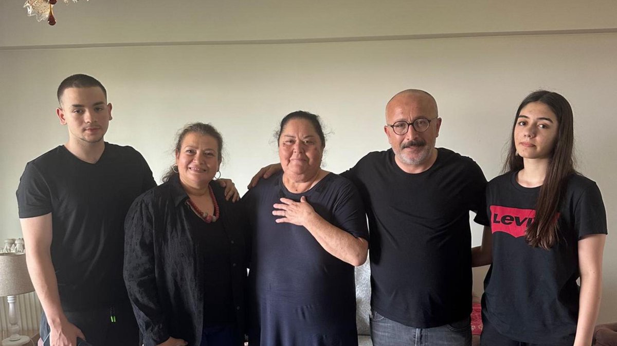 Ali Fuat Atik (@alifuatatiktr) on Twitter photo Bugün sitemizin "Zuhal annesi", değerli komşumuz Zuhal Türe ve oğlu Eren Türe kardeşimi bayram vesilesiyle ziyaret ettik.
Zuhal teyzemizle keyifli bir sohbet gerçekleştirdik.
Rabbim sağlık ve huzur içinde nice bayramlar nasip etsin. 🌙
<a href="/erenture/">🇹🇷 türe sigorta</a> Bugün sitemizin "Zuhal annesi", değerli komşumuz Zuhal Türe ve oğlu Eren Türe kardeşimi bayram vesilesiyle ziyaret ettik.
Zuhal teyzemizle keyifli bir sohbet gerçekleştirdik.
Rabbim sağlık ve huzur içinde nice bayramlar nasip etsin. 🌙
<a href="/erenture/">🇹🇷 türe sigorta</a>