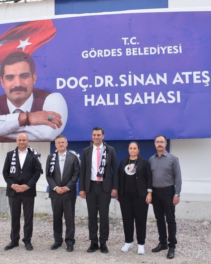 Allah, Manisa Büyükşehir Belediye Başkanı Sayın Ferdi Zeyrek’e gani gani rahmet eylesin. Çok kısa zamanda birçok gönüle dokundu, çok güzel izler bıraktı. Mekânı cennet olsun.

Ailesine, sevenlerine, Manisalı hemşehrilerime başsağlığı diliyorum.