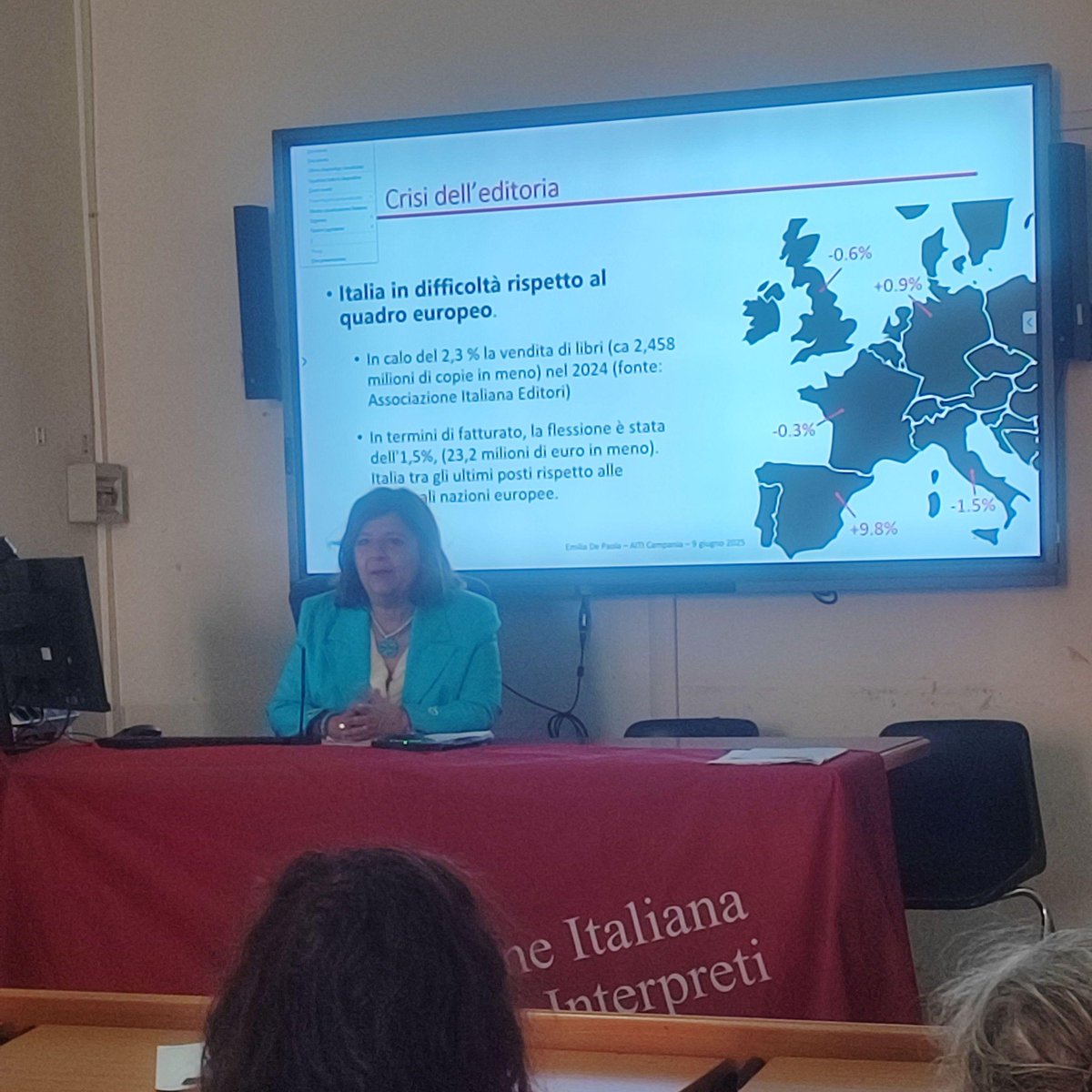 Questa mattina a Napoli si è tenuto il seminario "Letteratura in traduzione. La strategia traduttiva di un romanzo", a cura della #Sezione_Campania e tenuto dalla prof.ssa Emilia De Paola. #formazioneAITI #AITI_CA #lunedìconAITI #letteratura #traduttorieditoriali